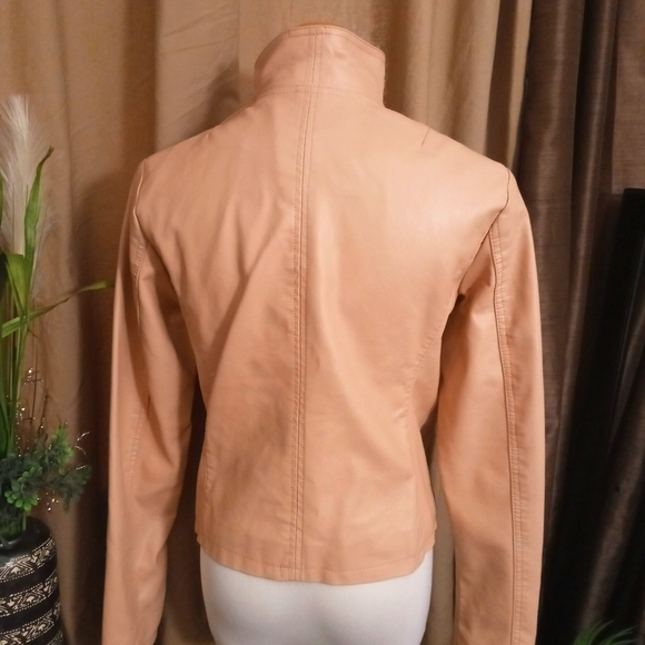 Stylish Pink Faux Leather Jacket 🌸😎💅 - Picture 5 of 7